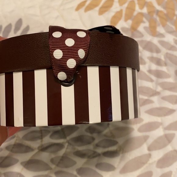 Henry Bendel Collectors Gift Box - Picture 5 of 7